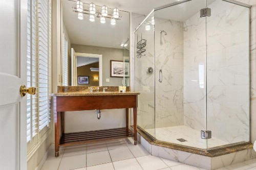 Lafayette Hotel - image 32