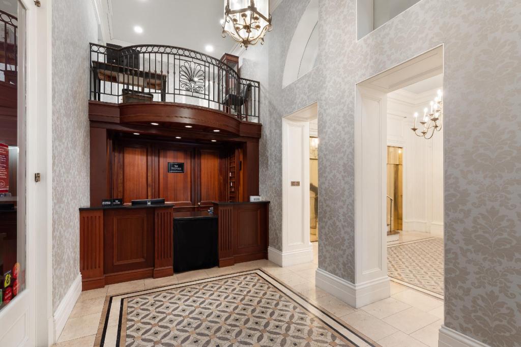 Lafayette Hotel - image 5