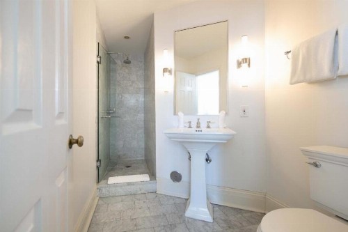 Melrose Mansion Suites - image 14