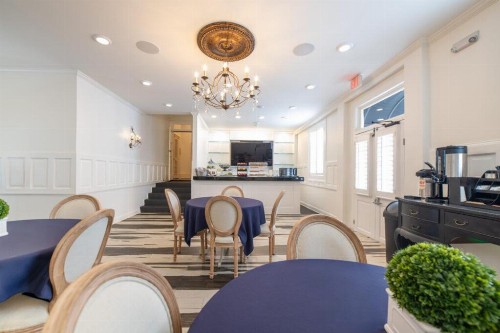 Melrose Mansion Suites - image 28