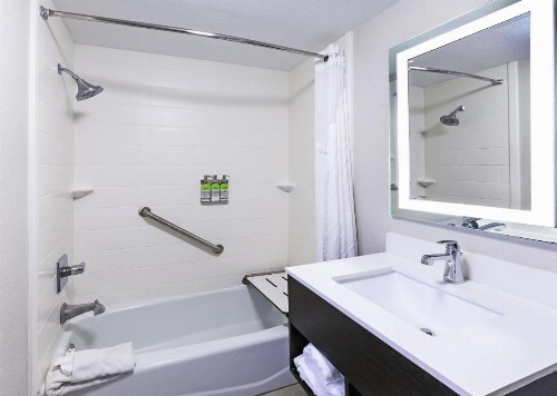 Holiday Inn Express New Orleans East an IHG Hotel - image 31