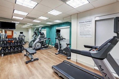 Holiday Inn Express New Orleans East an IHG Hotel - image 32