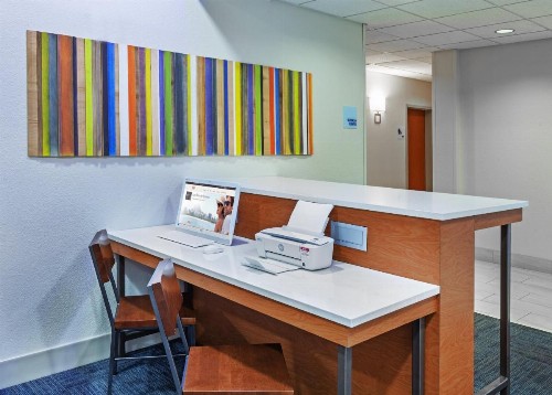 Holiday Inn Express New Orleans East an IHG Hotel - image 33