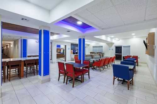 Holiday Inn Express New Orleans East an IHG Hotel - image 41