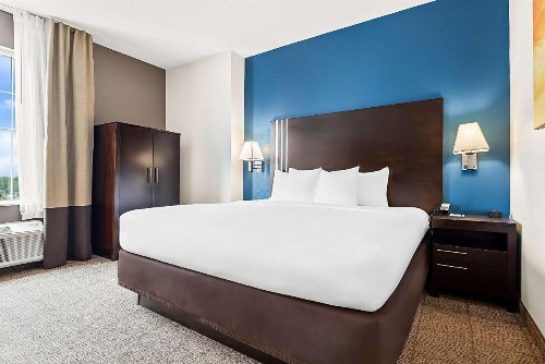 Comfort Suites New Orleans East - image 12