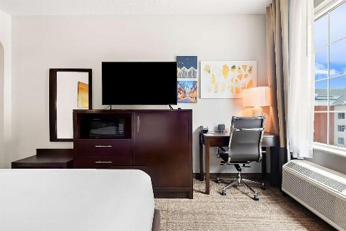 Comfort Suites New Orleans East - image 13