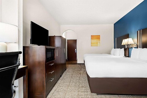 Comfort Suites New Orleans East - image 32
