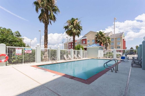 Comfort Suites New Orleans East - image 33