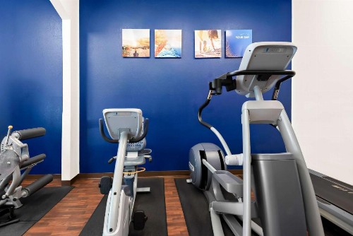 Comfort Suites New Orleans East - image 35