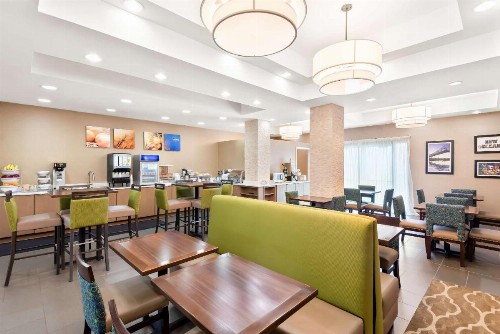 Comfort Suites New Orleans East - image 41