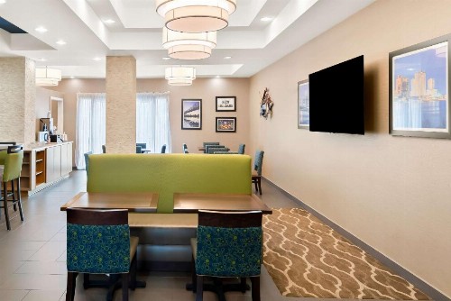 Comfort Suites New Orleans East - image 43
