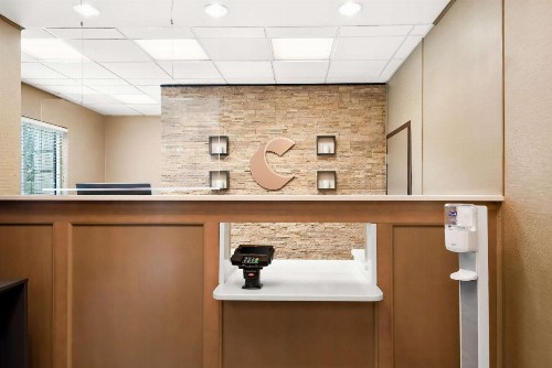 Comfort Suites New Orleans East - image 5