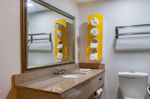 Motel 6-New Orleans LA - Near Downtown - image 30