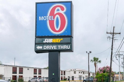 Motel 6-New Orleans LA - Near Downtown - image 5