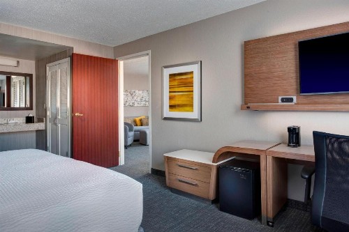 Courtyard by Marriott New Orleans Downtown/Convention Center - image 3