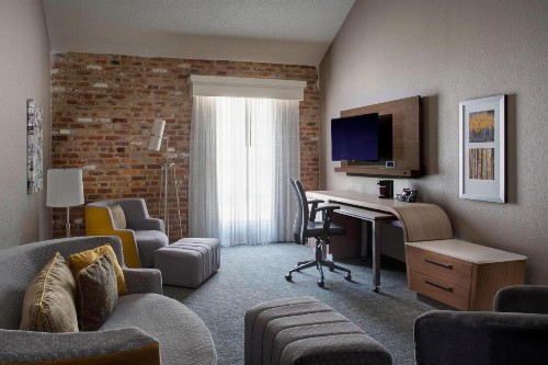 Courtyard by Marriott New Orleans Downtown/Convention Center - image 6
