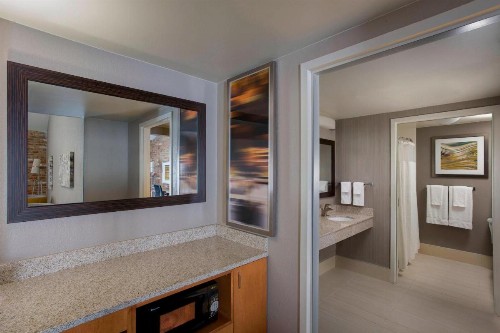 Courtyard by Marriott New Orleans Downtown/Convention Center - image 7