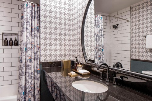Pelham Hotel - image 33