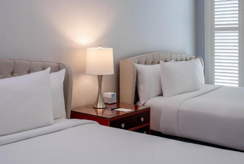 Pelham Hotel - image 36