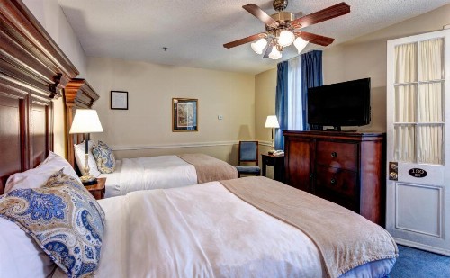 Hotel St. Pierre French Quarter - image 2