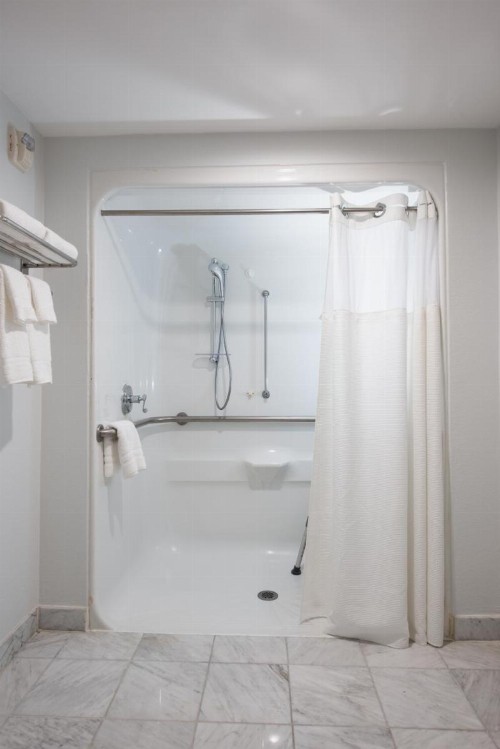 St James Hotel - image 3