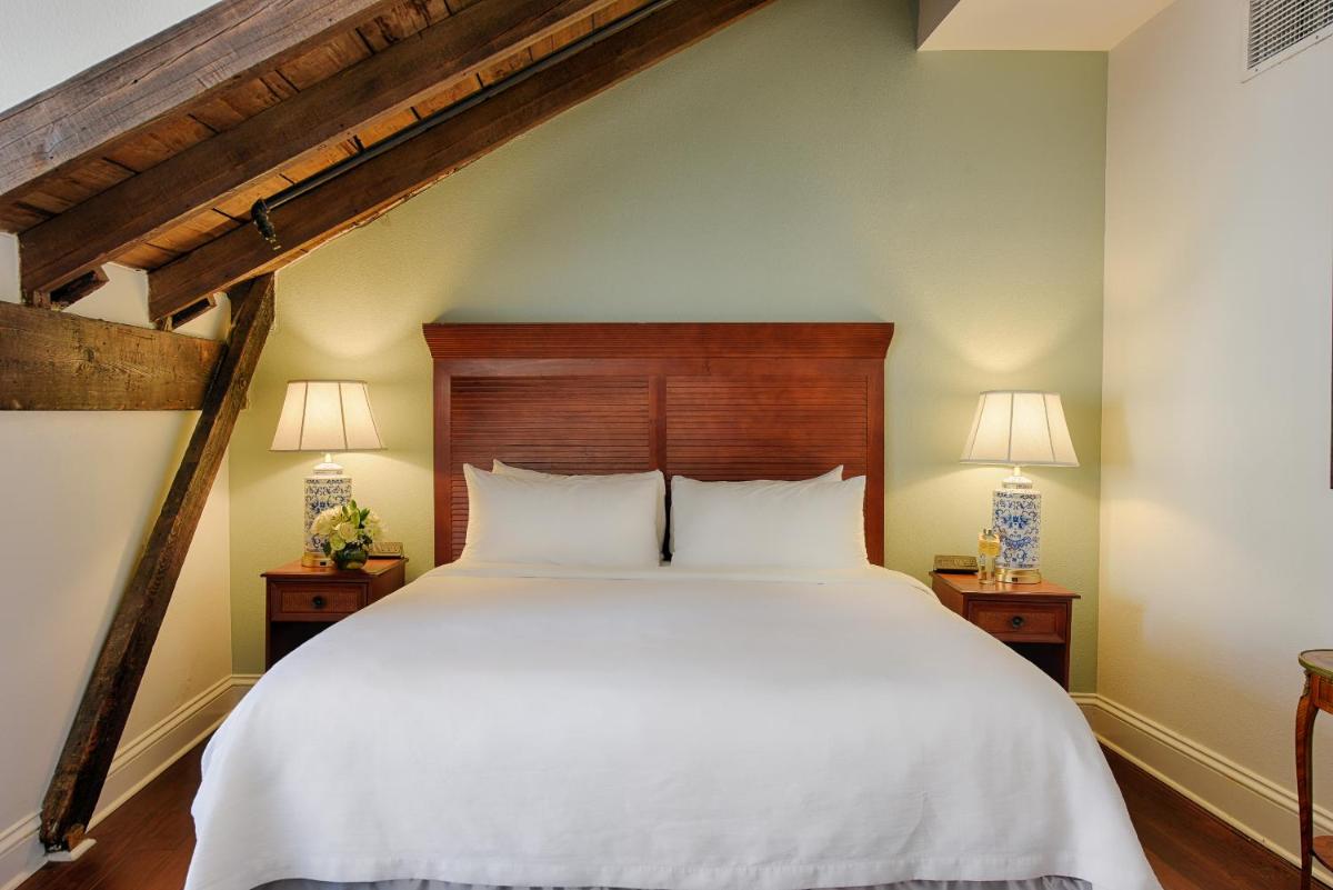 St James Hotel - image 7