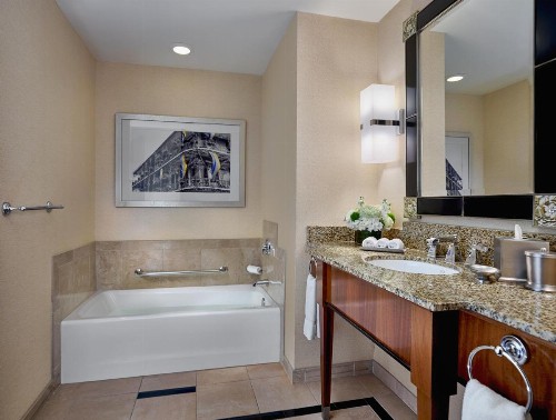 Loews New Orleans Hotel - image 31
