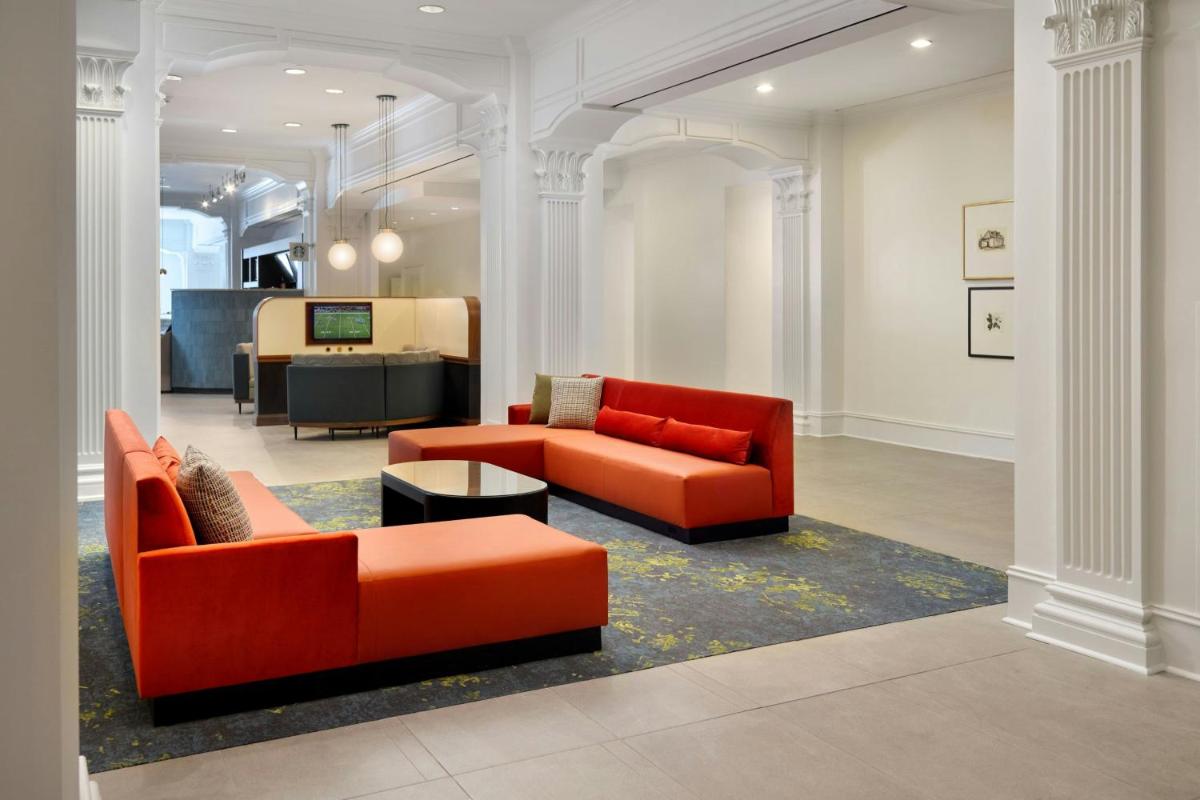 Courtyard by Marriott New Orleans French Quarter/Iberville - image 2