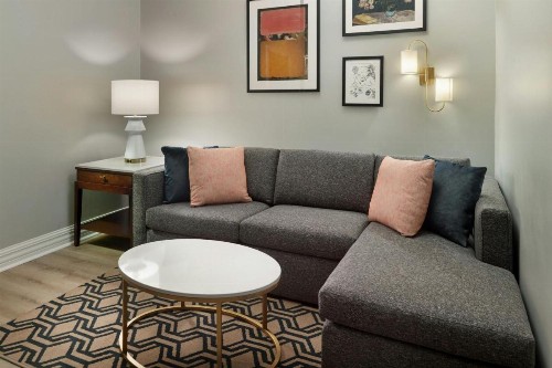 Courtyard by Marriott New Orleans French Quarter/Iberville - image 8