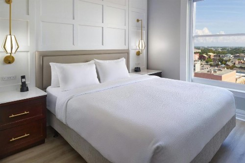 Courtyard by Marriott New Orleans French Quarter/Iberville - image 9