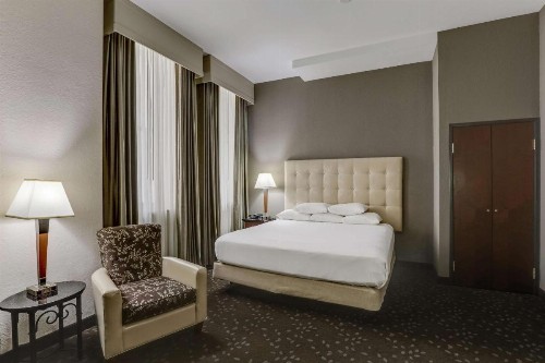 Drury Plaza Hotel New Orleans - image 2