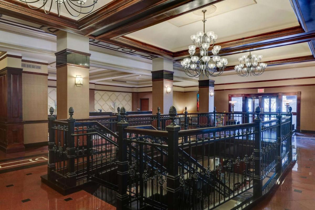 Drury Plaza Hotel New Orleans - image 3