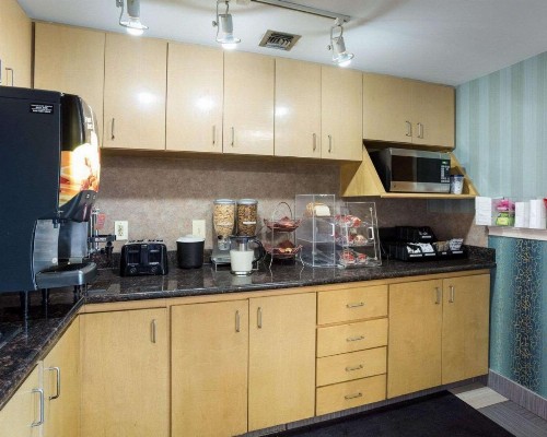 Econo Lodge New Orleans - image 10