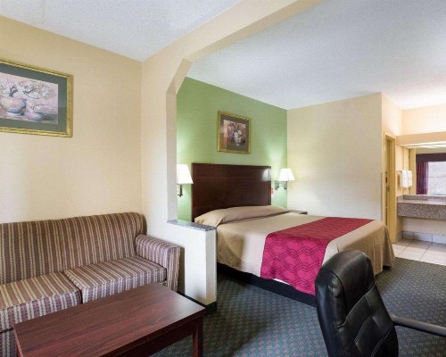 Econo Lodge New Orleans - image 18
