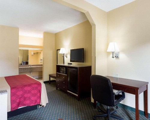 Econo Lodge New Orleans - image 21