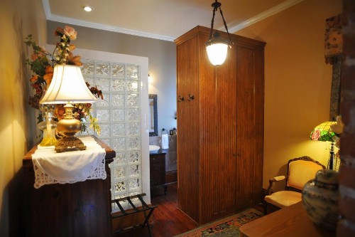 HH Whitney House - A Bed & Breakfast on the Historic Esplanade - image 27