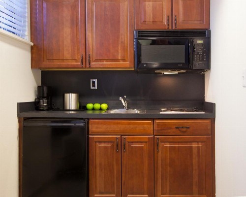 Federal City Inn & Suites - image 9