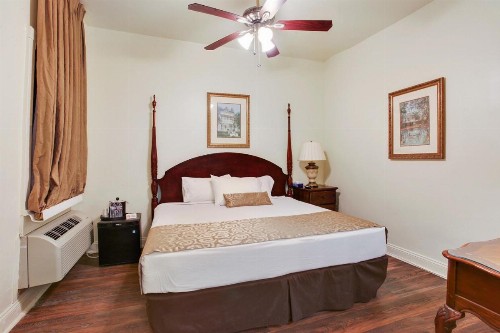 New Orleans Guest House - image 6