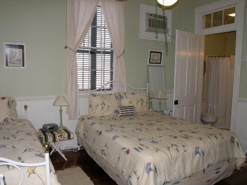 The Burgundy Bed and Breakfast - image 14