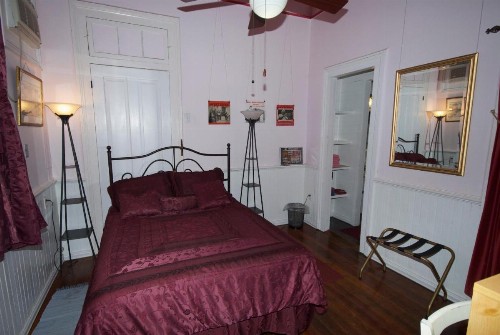 The Burgundy Bed and Breakfast - image 28