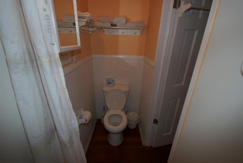 The Burgundy Bed and Breakfast - image 29
