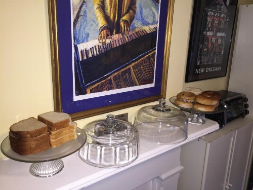 The Burgundy Bed and Breakfast - image 37