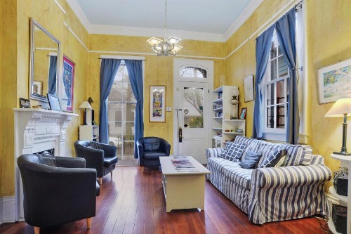 The Burgundy Bed and Breakfast - image 9