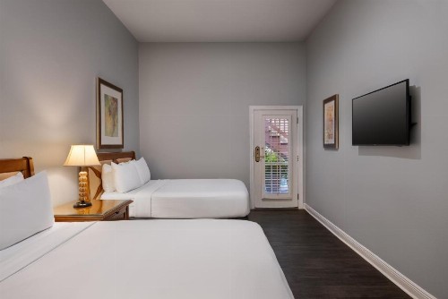 New Orleans Courtyard Hotel - image 18