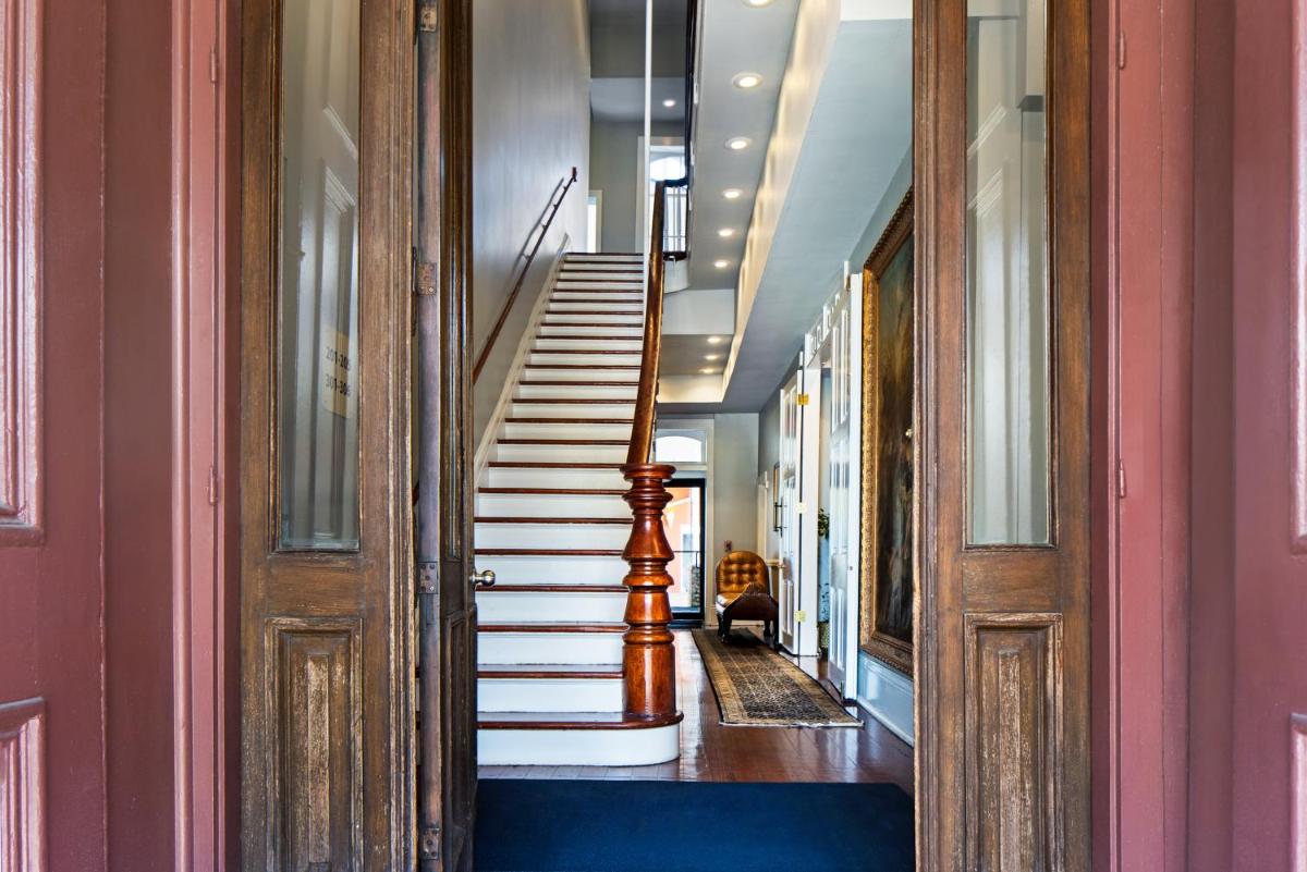 New Orleans Courtyard Hotel - image 2