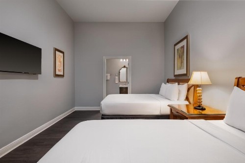 New Orleans Courtyard Hotel - image 26