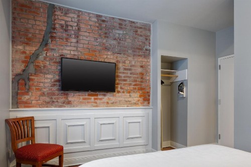 New Orleans Courtyard Hotel - image 4