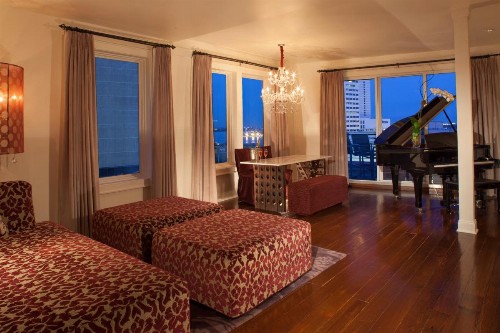 International House Hotel - image 20