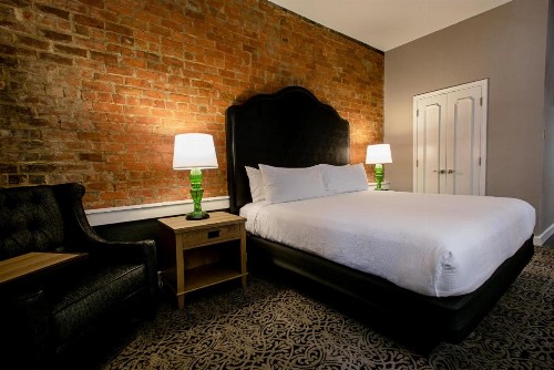 Holiday Inn Hotel French Quarter-Chateau Lemoyne an IHG Hotel - image 9