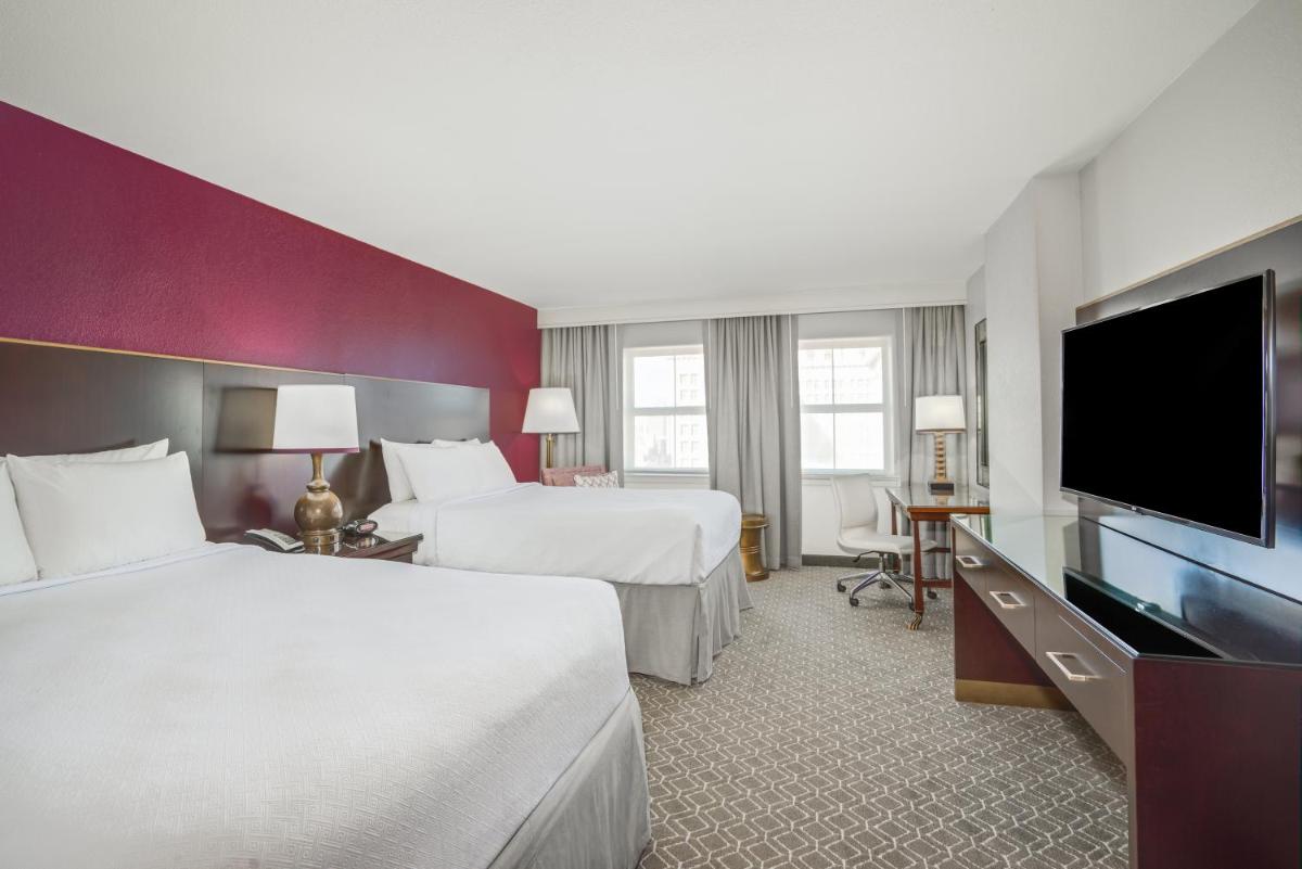 Astor Crowne Plaza New Orleans French Quarter Corner of Bourbon and Canal - image 4
